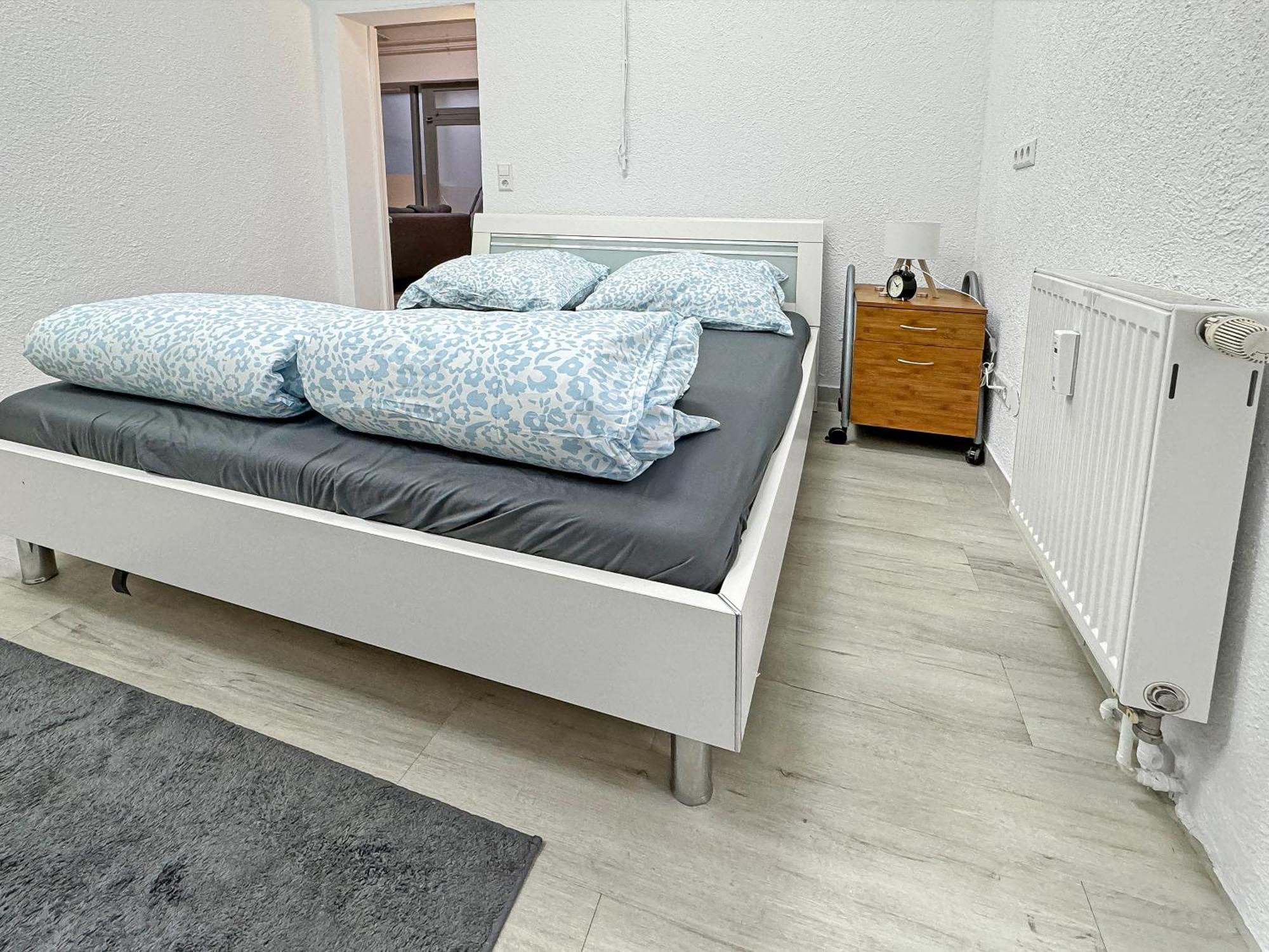 2 Zimmer Apartment Fuer 6 P, 15 Min Zum Flughafen اسلنغن المظهر الخارجي الصورة
